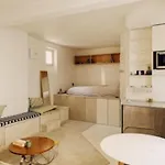 Atypical, Modern Apartment In Pigalle